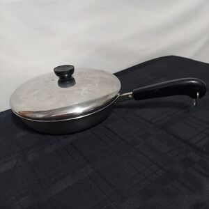1801 REVERE WARE 9 in - 84 Clinton, ILL USA Skillet Frying Pan with Lid Vintage‎